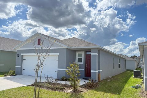 House in Winter Haven, Florida 4 bedrooms, 159.14 sq.m. № 2101424 - photo 3