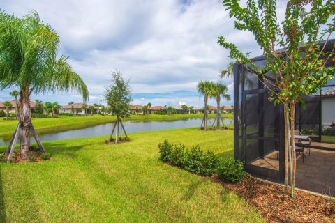 House in Vero Beach, Florida 2 bedrooms, 152.08 sq.m. № 2383062 - photo 19