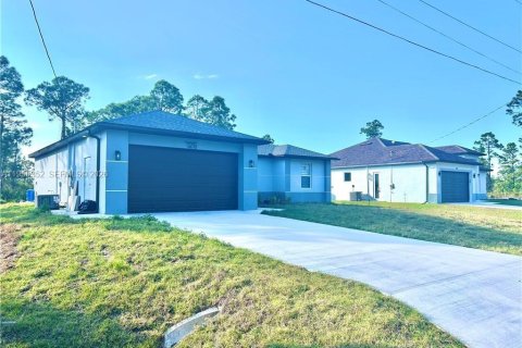 Купить виллу или дом в Лихай-Эйкерс, Флорида 3 спальни, № 2010182 - фото 2