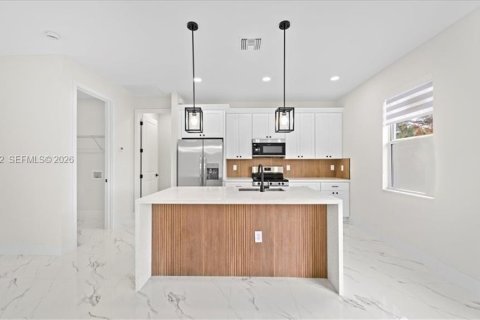 Купить виллу или дом в Лихай-Эйкерс, Флорида 3 спальни, № 2010182 - фото 6