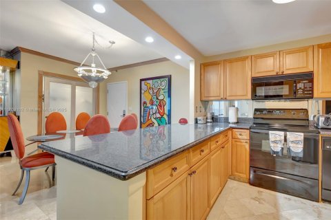 Condominio en alquiler en Miami Beach, Florida, 2 dormitorios, 114.27 m2 № 2018905 - foto 8