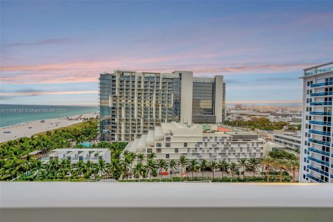 Condominio en alquiler en Miami Beach, Florida, 2 dormitorios, 114.27 m2 № 2018905 - foto 2
