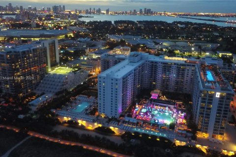 Condominio en alquiler en Miami Beach, Florida, 2 dormitorios, 114.27 m2 № 2018905 - foto 28