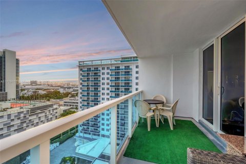 Condominio en alquiler en Miami Beach, Florida, 2 dormitorios, 114.27 m2 № 2018905 - foto 22