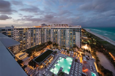 Condominio en alquiler en Miami Beach, Florida, 2 dormitorios, 114.27 m2 № 2018905 - foto 24