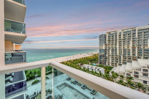 Condominio en Miami Beach, Florida, 2 dormitorios  № 2018905