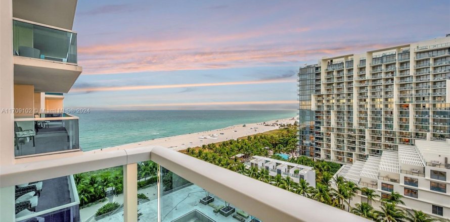 Condominio en Miami Beach, Florida, 2 dormitorios  № 2018905
