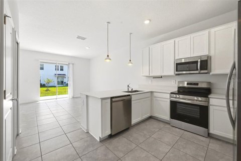 Touwnhouse à louer à Clermont, Floride: 3 chambres, 170.38 m2 № 2339529 - photo 8