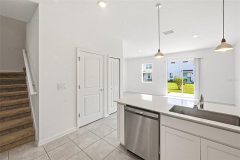 Touwnhouse à louer à Clermont, Floride: 3 chambres, 170.38 m2 № 2339529 - photo 13