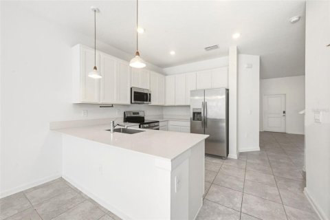 Touwnhouse à louer à Clermont, Floride: 3 chambres, 170.38 m2 № 2339529 - photo 10