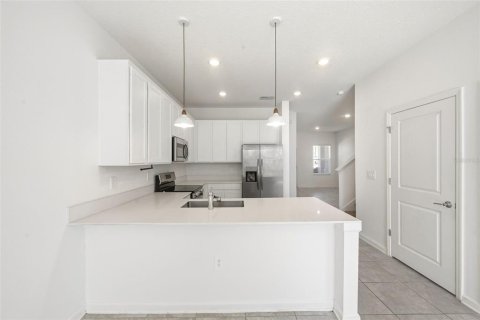 Touwnhouse à louer à Clermont, Floride: 3 chambres, 170.38 m2 № 2339529 - photo 11