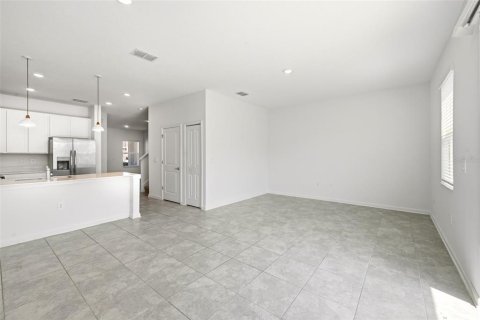 Touwnhouse à louer à Clermont, Floride: 3 chambres, 170.38 m2 № 2339529 - photo 17