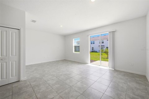 Touwnhouse à louer à Clermont, Floride: 3 chambres, 170.38 m2 № 2339529 - photo 16