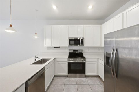 Touwnhouse à louer à Clermont, Floride: 3 chambres, 170.38 m2 № 2339529 - photo 9