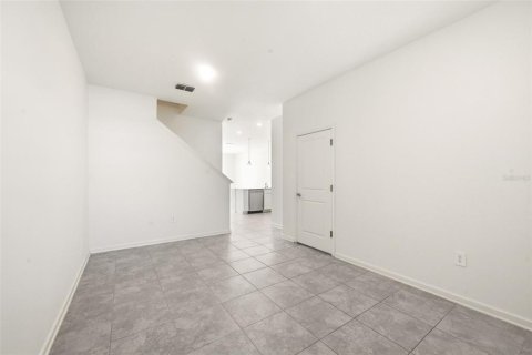 Touwnhouse à louer à Clermont, Floride: 3 chambres, 170.38 m2 № 2339529 - photo 5