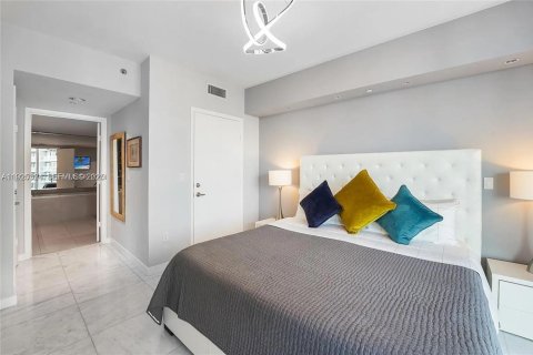 Copropriété à louer à Miami, Floride: 2 chambres, 151.71 m2 № 1983994 - photo 13