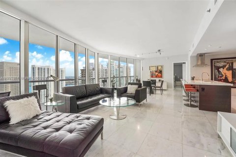 Copropriété à louer à Miami, Floride: 2 chambres, 151.71 m2 № 1983994 - photo 9