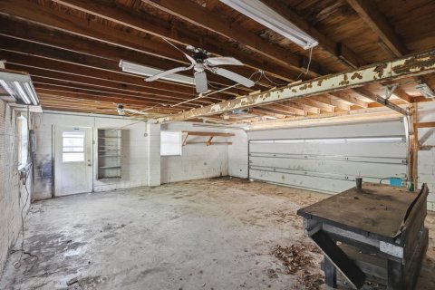 Commercial property in Orange City, Florida 83.61 sq.m. № 2201330 - photo 3