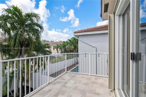 Villa ou maison à vendre à Pembroke Pines, Floride: 3 chambres, 201.41 m2 № 2022799 - photo 16