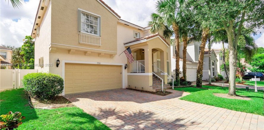 Villa ou maison à Pembroke Pines, Floride 3 chambres, 201.41 m2 № 2022799