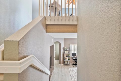 Villa ou maison à vendre à Pembroke Pines, Floride: 3 chambres, 201.41 m2 № 2022799 - photo 25