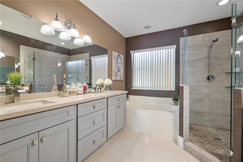 Villa ou maison à vendre à Pembroke Pines, Floride: 3 chambres, 201.41 m2 № 2022799 - photo 20