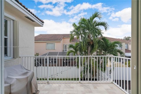 Villa ou maison à vendre à Pembroke Pines, Floride: 3 chambres, 201.41 m2 № 2022799 - photo 15