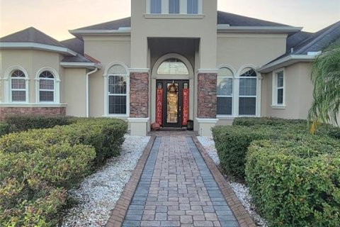 House in Polk City, Florida 5 bedrooms, 476.96 sq.m. № 1721571 - photo 2