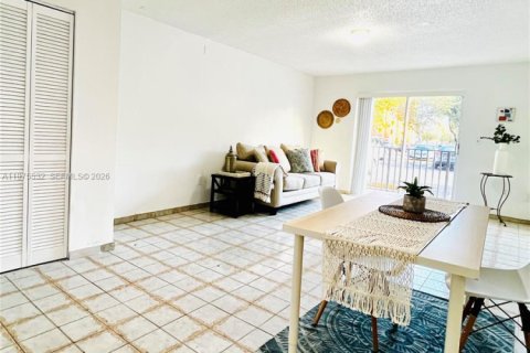 Купить кондоминиум в Майами, Флорида 1 спальня, 52.03м2, № 2038472 - фото 3