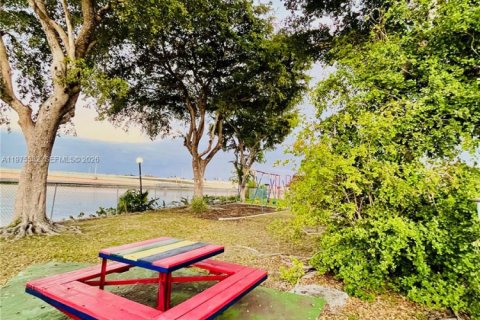 Купить кондоминиум в Майами, Флорида 1 спальня, 52.03м2, № 2038472 - фото 17