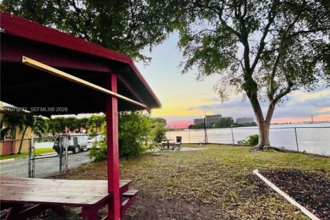 Купить кондоминиум в Майами, Флорида 1 спальня, 52.03м2, № 2038472 - фото 16