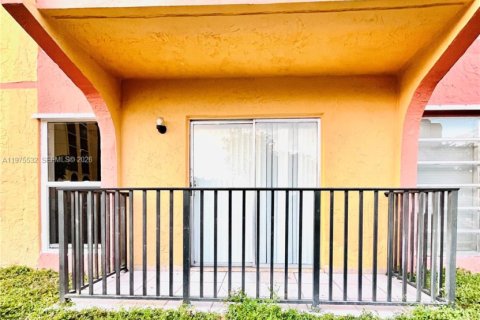 Купить кондоминиум в Майами, Флорида 1 спальня, 52.03м2, № 2038472 - фото 9