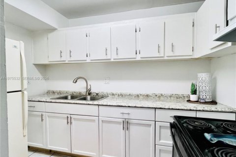 Купить кондоминиум в Майами, Флорида 1 спальня, 52.03м2, № 2038472 - фото 5