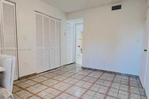 Купить кондоминиум в Майами, Флорида 1 спальня, 52.03м2, № 2038472 - фото 8