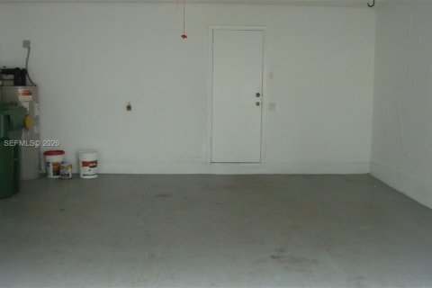 House in Weston, Florida 3 bedrooms, 126.63 sq.m. № 1995439 - photo 14