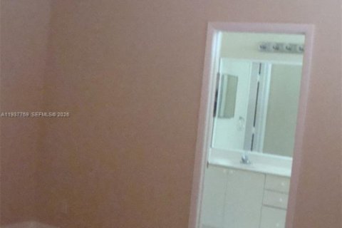 House in Weston, Florida 3 bedrooms, 126.63 sq.m. № 1995439 - photo 11