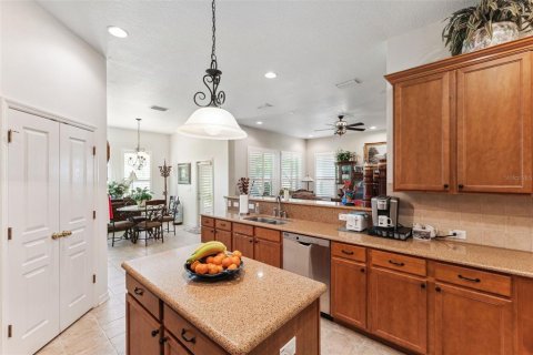 Villa ou maison à vendre à Brooksville, Floride: 3 chambres, 239.97 m2 № 2135051 - photo 14