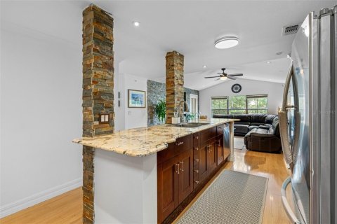 Condo in Tampa, Florida, 3 bedrooms  № 1410017 - photo 6