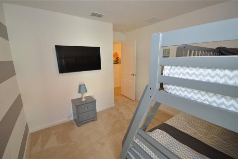 House in Kissimmee, Florida 4 bedrooms, 201.41 sq.m. № 2217916 - photo 13