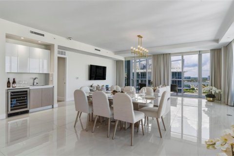 Condo in Riviera Beach, Florida, 2 bedrooms  № 2192272 - photo 14