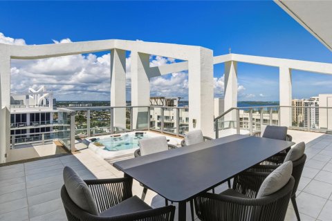 Condo in Riviera Beach, Florida, 2 bedrooms  № 2192272 - photo 24