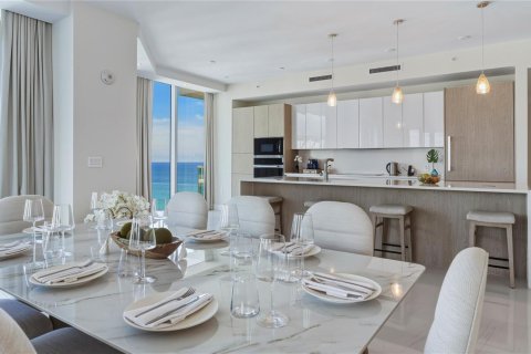 Condo in Riviera Beach, Florida, 2 bedrooms  № 2192272 - photo 8