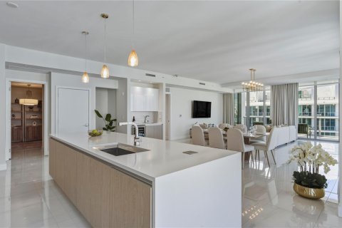 Condo in Riviera Beach, Florida, 2 bedrooms  № 2192272 - photo 13
