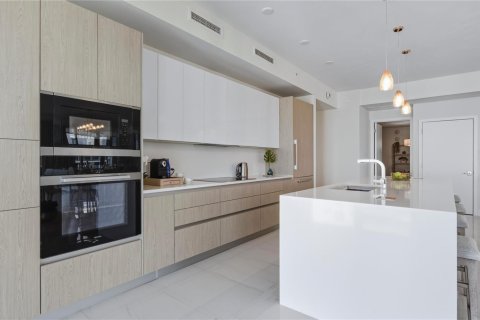 Condo in Riviera Beach, Florida, 2 bedrooms  № 2192272 - photo 12
