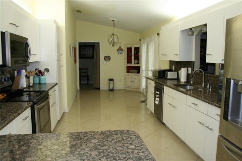 Villa ou maison à vendre à Summerfield, Floride: 2 chambres, 174.47 m2 № 1845105 - photo 11