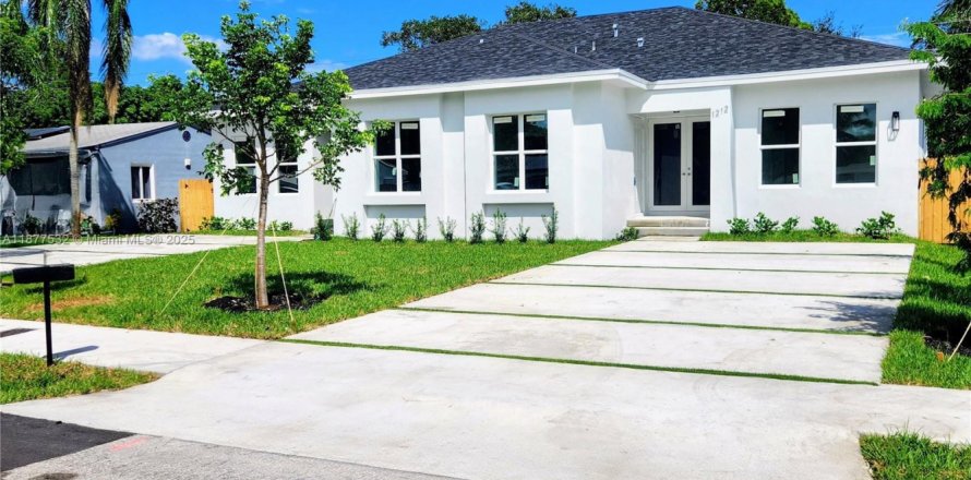 House in Fort Lauderdale, Florida 4 bedrooms, 147.06 sq.m. № 1923108