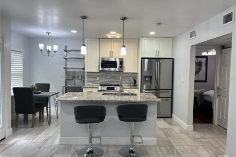 Appartement à Sarasota, Floride 2 chambres, 70.23 m2 № 2147688