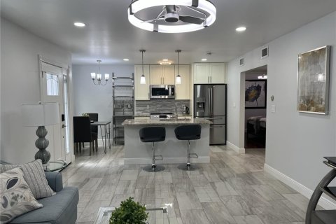 Appartement à louer à Sarasota, Floride: 2 chambres, 70.23 m2 № 2147688 - photo 5