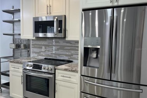 Appartement à louer à Sarasota, Floride: 2 chambres, 70.23 m2 № 2147688 - photo 3