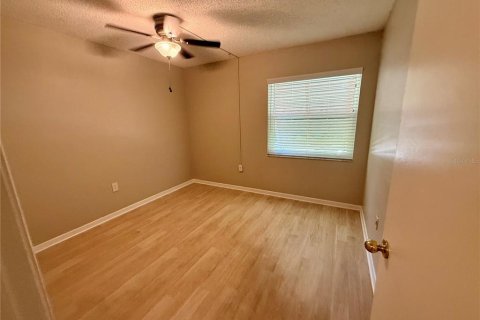 Condo in Deltona, Florida, 2 bedrooms № 2237259 - photo 11
